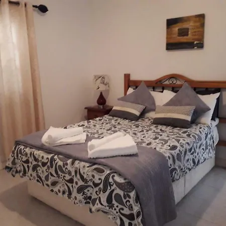 No.7 Nova , Av. Francia * Puerto del Carmen (Lanzarote)